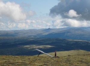 Knut Løndal setting up